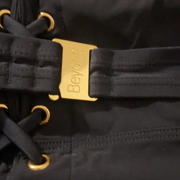 Beyond - Picture 12 of 14